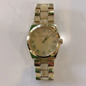 Women Michael Kors Watch, Gold
